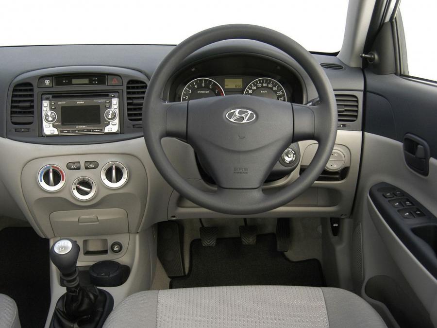  Hyundai Accent Sedan 2006 года  (ZA) (фото 15 из 18)